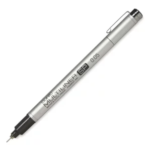 A single 0,05mm Copic SP Refillable Multiliner is shown diagonally across the center of the frame. The liners lid is off the nib and placed at the back of the liner, so you can see the size of the nib. The liner has a metallic silver barrel with the Copic Logo and nib size printed on the barrel. On a white background.